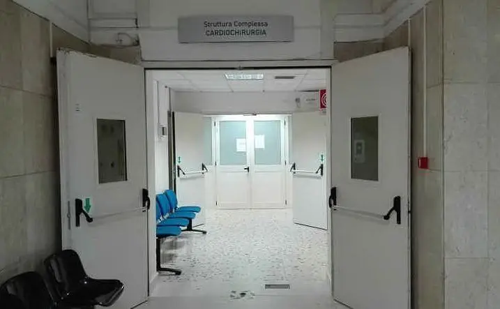 L'ingresso della Cardiochirurgia (foto Aou Sassari)