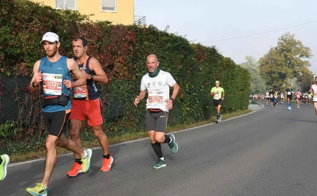 Sardi alla maratona di Parma (foto L'Unione Sarda - Serreli)