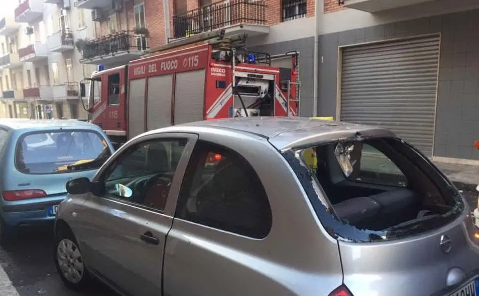 Una vettura danneggiata
