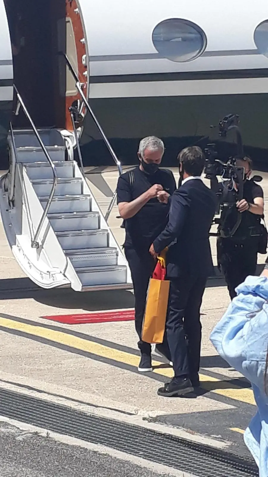 Il volo privato con a bordo il nuovo tecnico dei giallorossi era guidato da Friedkin (foto Ansa)