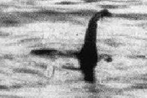 Il presunto mostro di Loch Ness (foto archivio L'Unione Sarda)