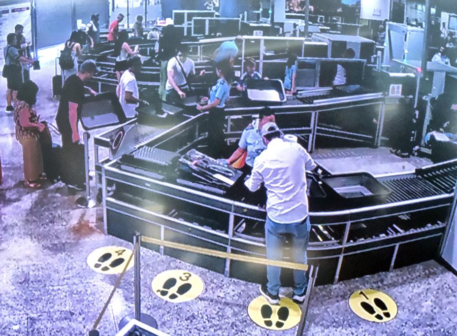 Corrieri e ovuli, così arriva la droga per l’estate