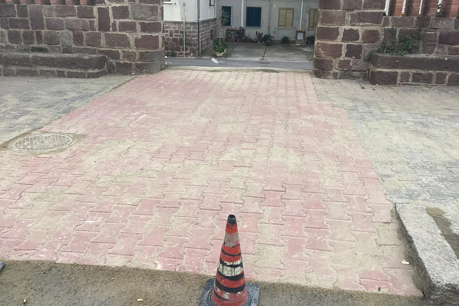 Nuovi ingressi nei palazzi di corso Iglesias (foto Scano)