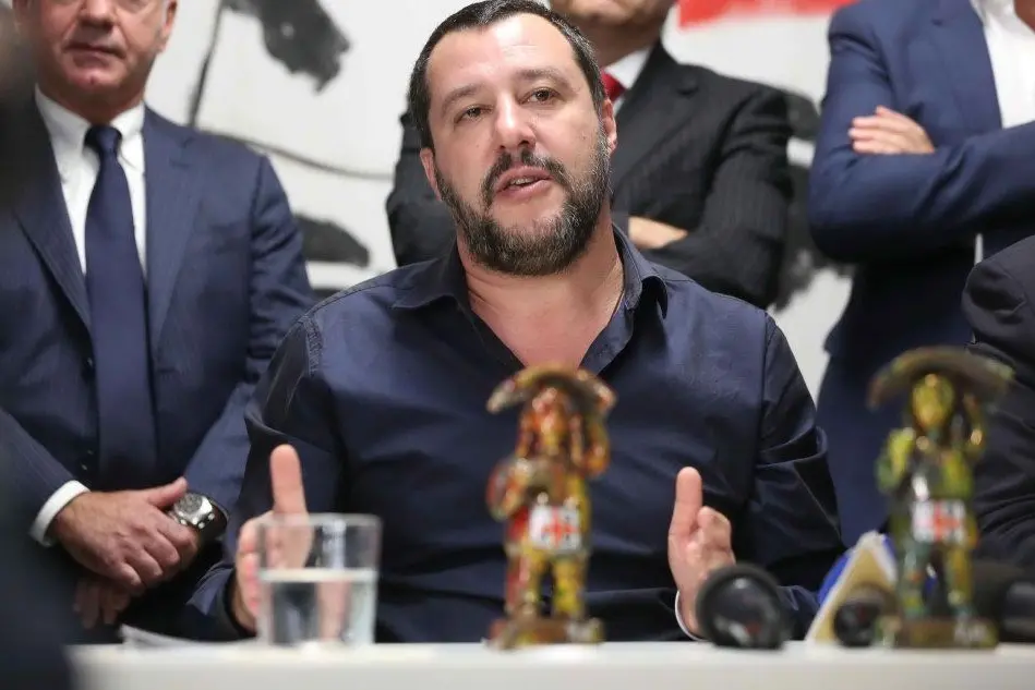 Matteo Salvini nella sede del Psd'Az (Ansa)
