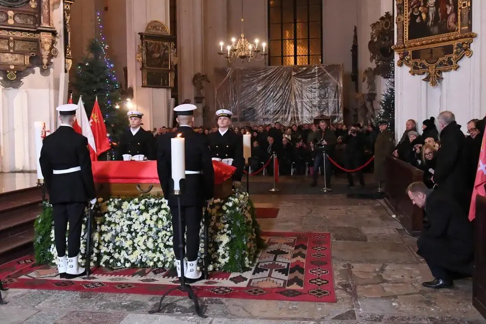 Funerali Adamowicz: addio al sindaco di Danzica