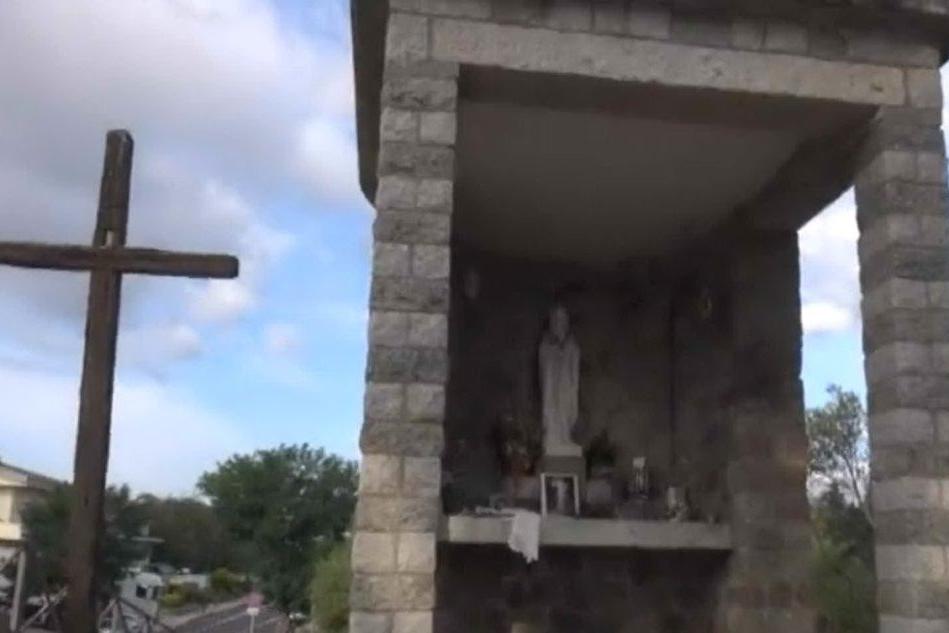 Vandali in azione a Olbia: distrutte le statue del santuario
