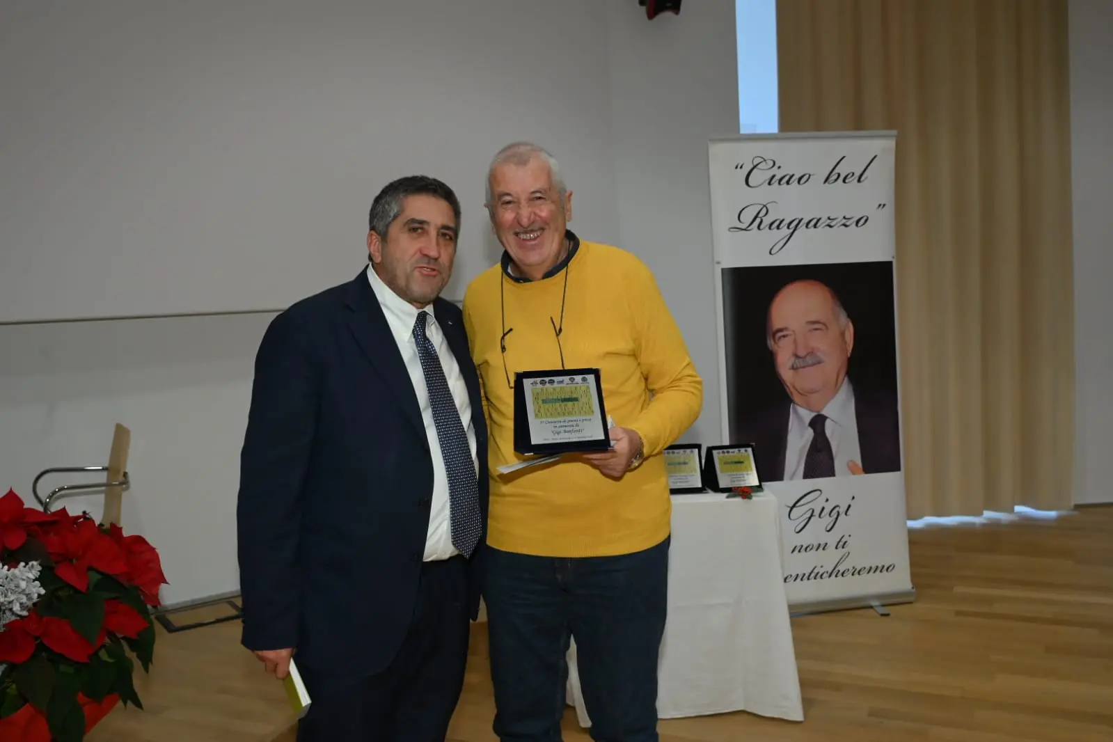 Domenico Battaglia,a destra, vincitore della Sezione Prosa, con Ignazio Ganga, segretario confederale nazionale della CISL