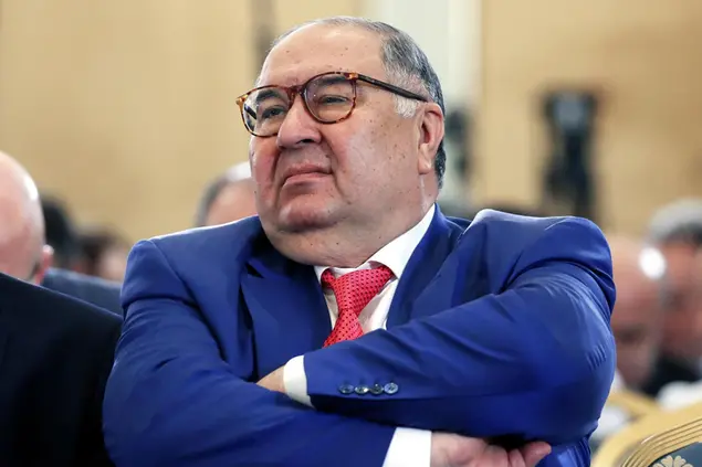 Il magnate russo Alisher Usmanov (foto Ansa/Epa)