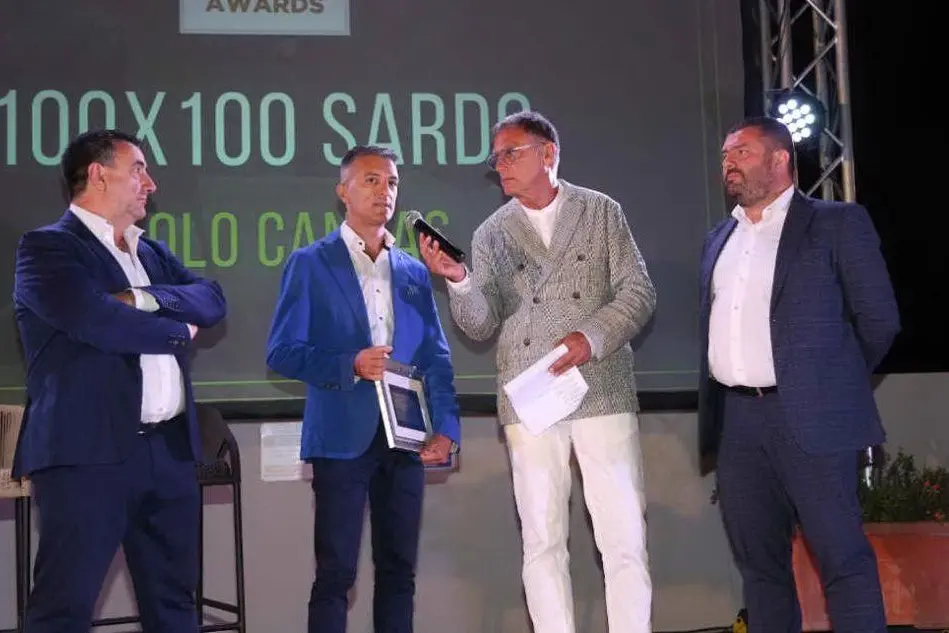 Paolo Cannas riceve il premio (foto Coldiretti)