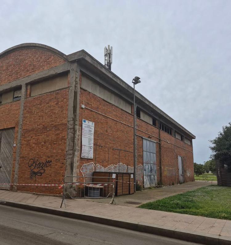 Porto Torres, dopo i crolli l’intero edificio di via Azuni resta off-limits