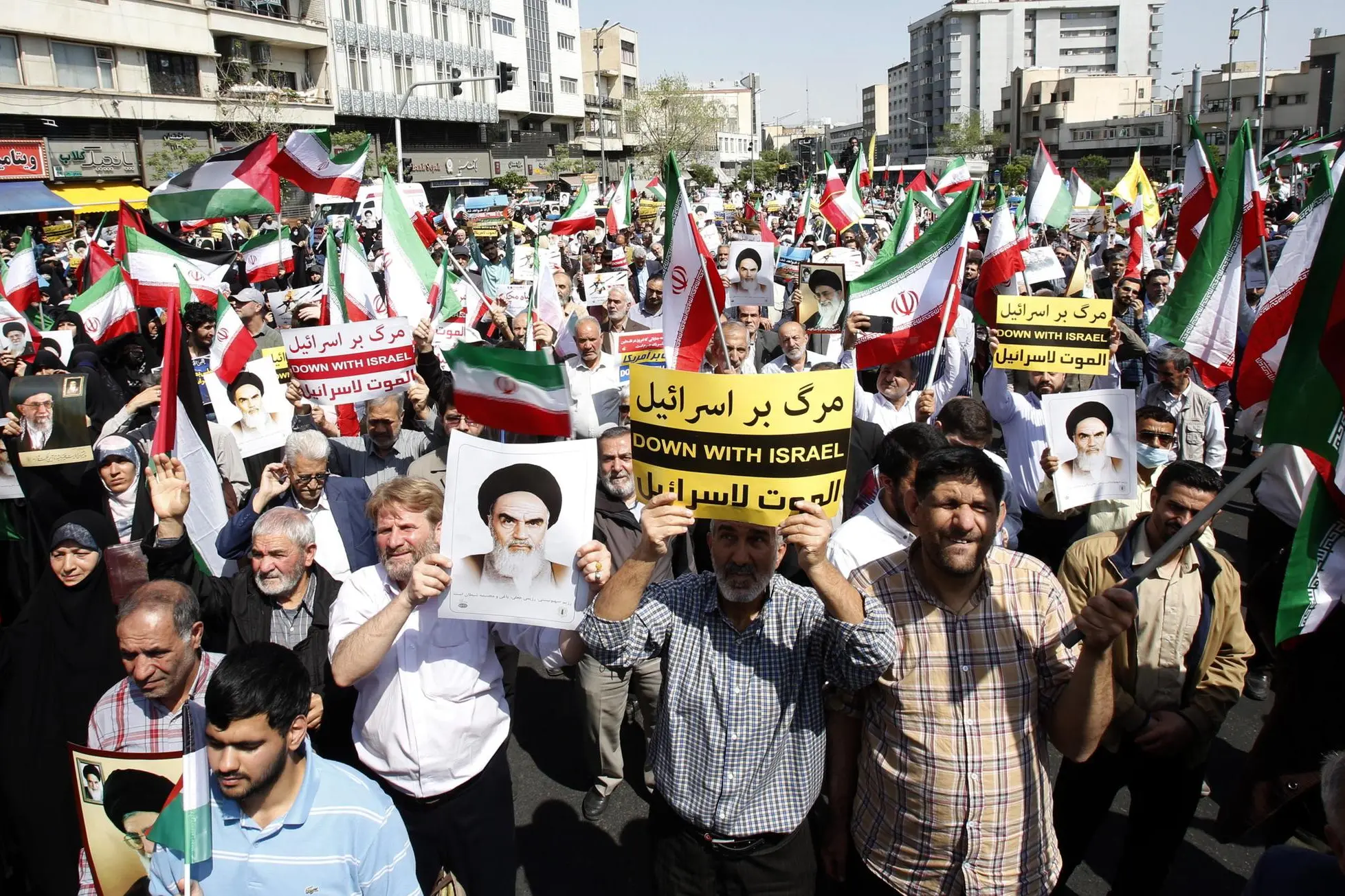 Una manifestazione in Iran contro Israele (Ansa - Epa)