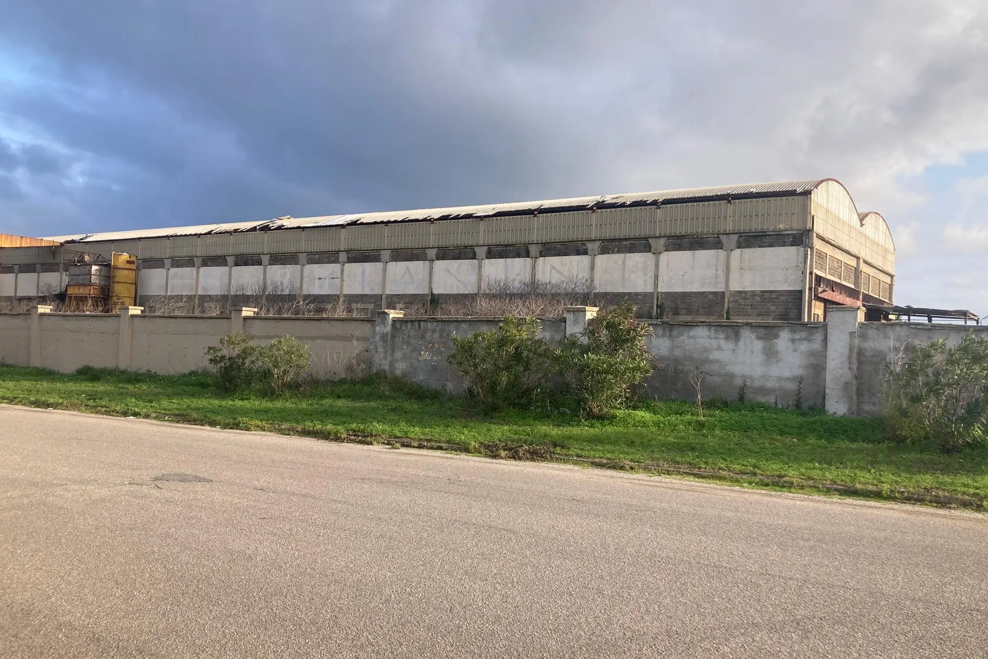 L'ex complesso industriale Vianini spa a Porto Torres (foto Pala)