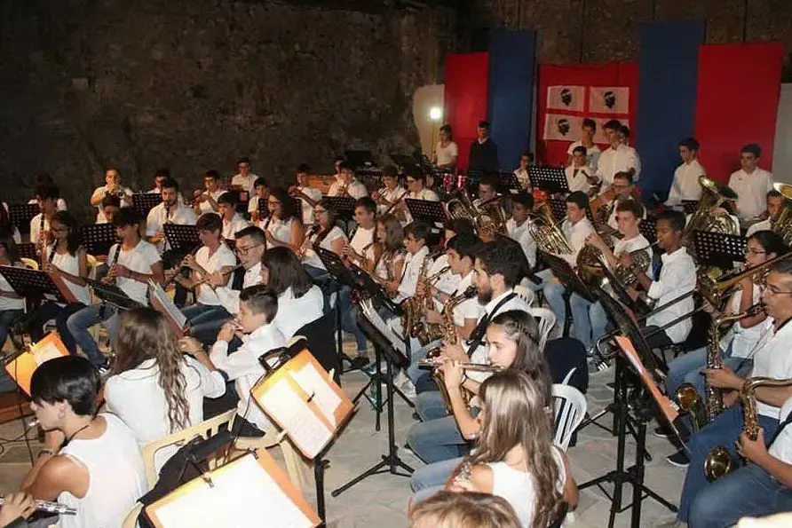 Esibizione del Circolo Musicale Parteollese