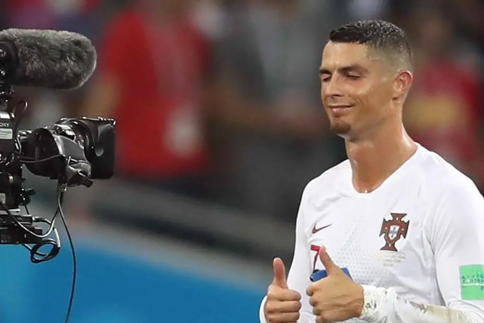 Cristiano Ronaldo con la maglia del Portogallo
