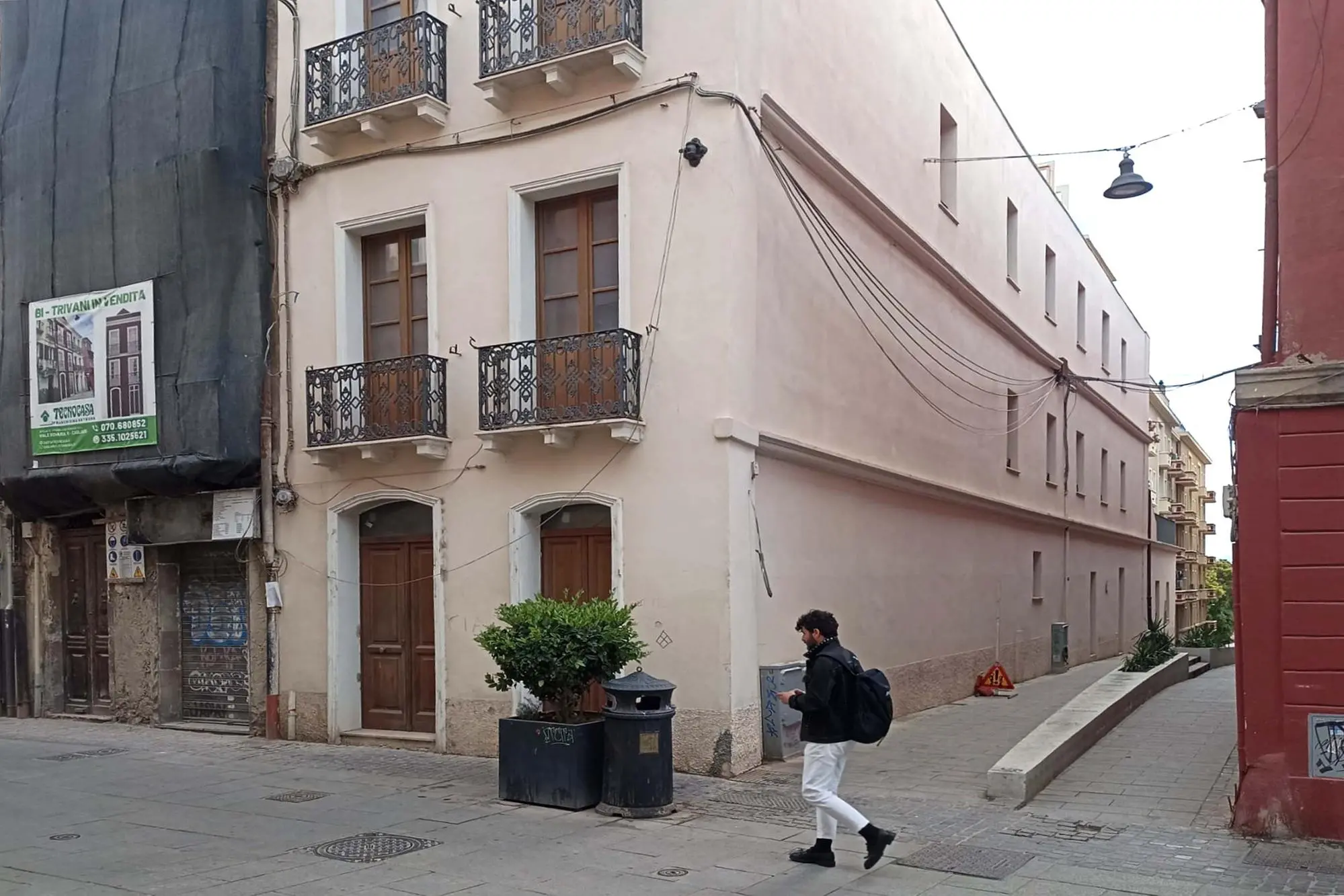 Il Palazzo De Magistris, nel corso Vittorio Emanuele a Cagliari