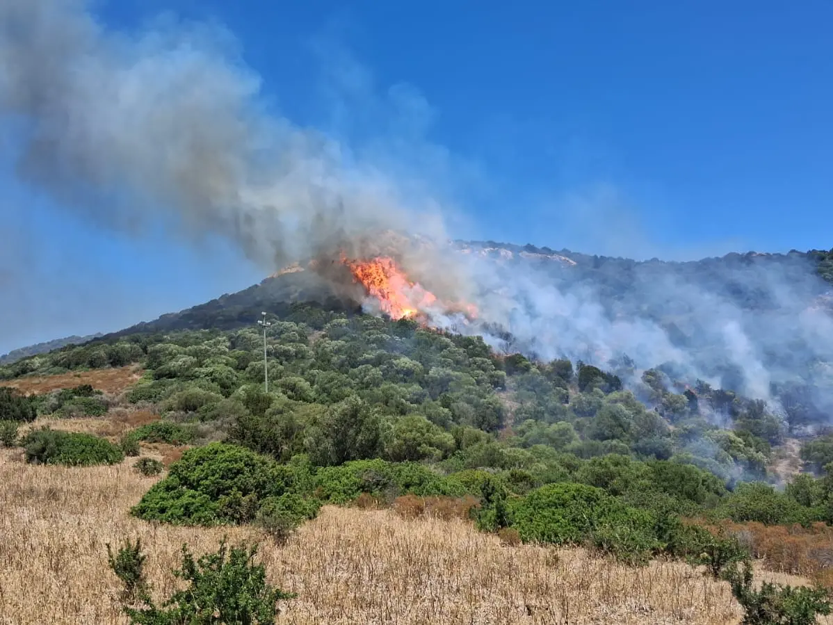 Fiamme a Teulada (foto Murru)