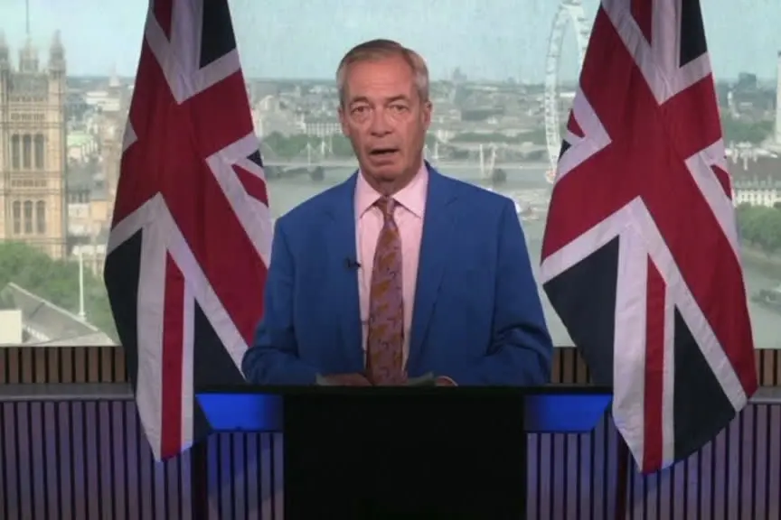 Farage si dimette e cerca la riconferma dopo il caso donazioni