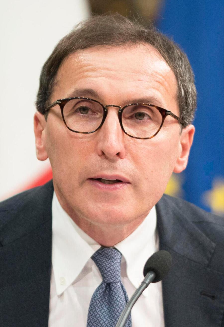 «La premier nel Golfo per fuggire dalla crisi» «No, difendo l’Italia»