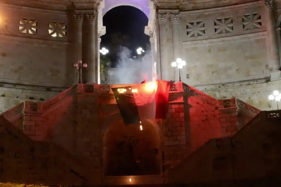 L'incendio al bastione (fermo immagine da video)