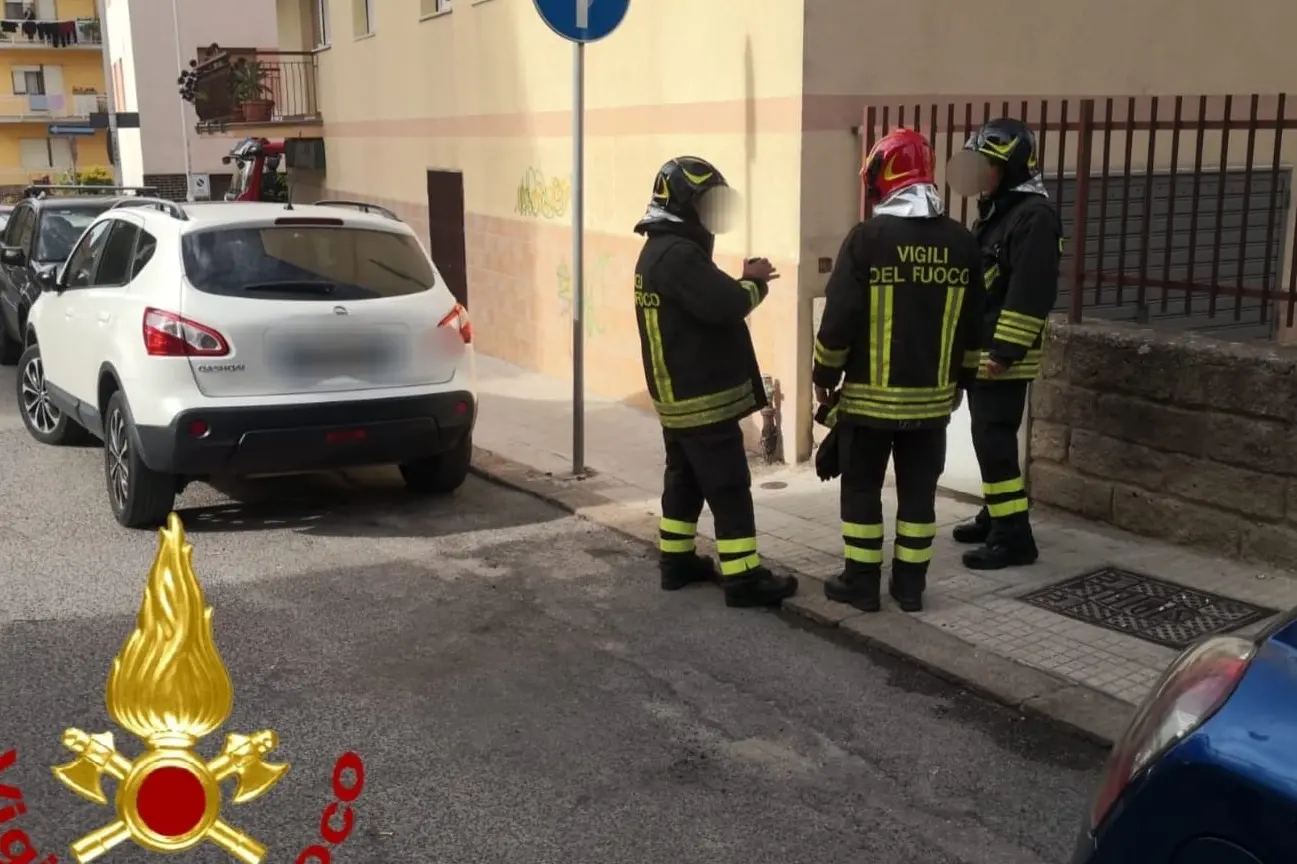 L'intervento in via Alivia a Sassari (foto Vigili del fuoco)