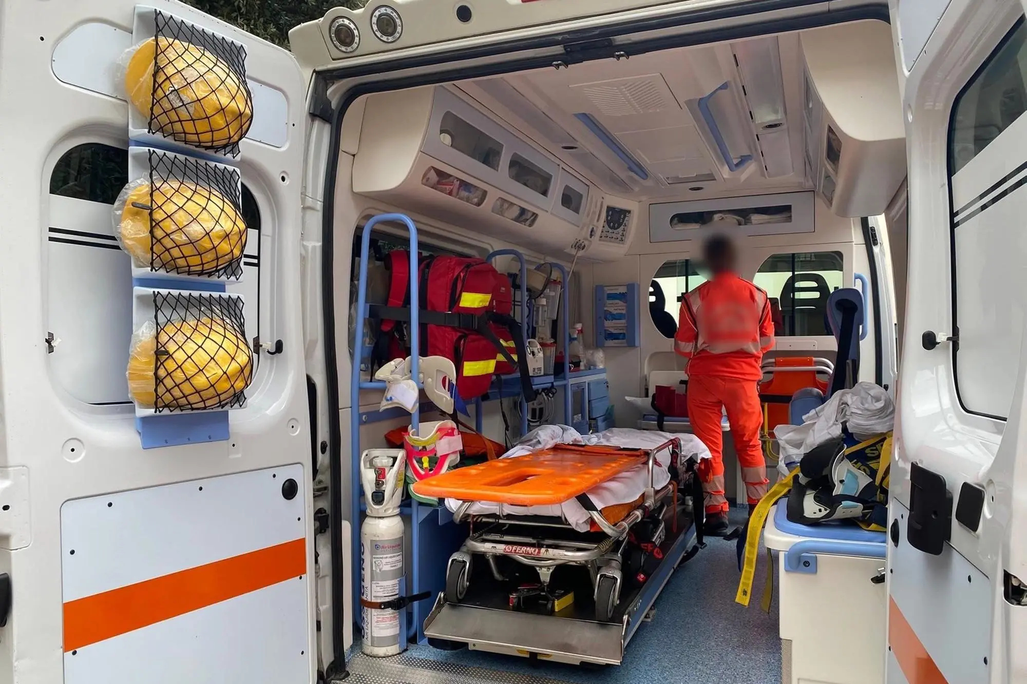 Un'ambulanza del 118 in servizio in Ogliastra