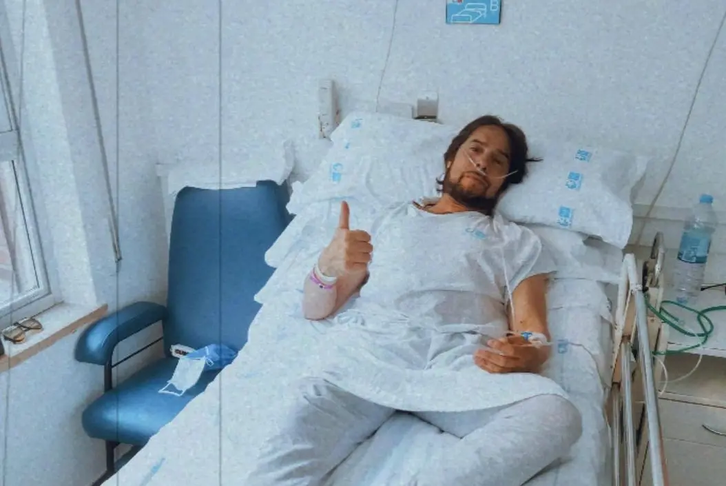 Joaquin Cortés in ospedale (foto da Instagram)