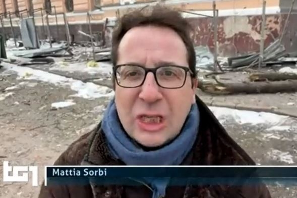 Reporter italiano ferito a Kherson, Mosca: “Da una mina ucraina, lo stiamo curando noi”