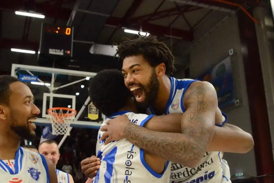 La gioia di Lacey dopo il match contro Brindisi