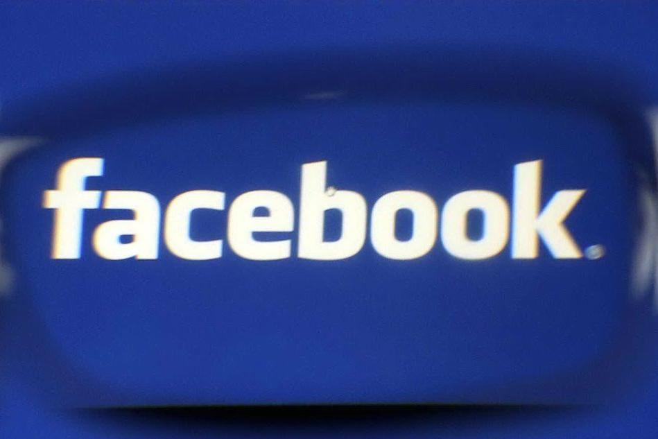 Facebook e Instagram down, gli utenti segnalano problemi nell'uso dei due social