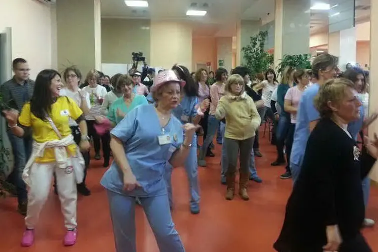 Il flash mob all'Oncologico