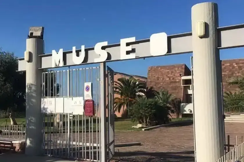 L'ingresso del museo di Cabras (Foto Archivio)