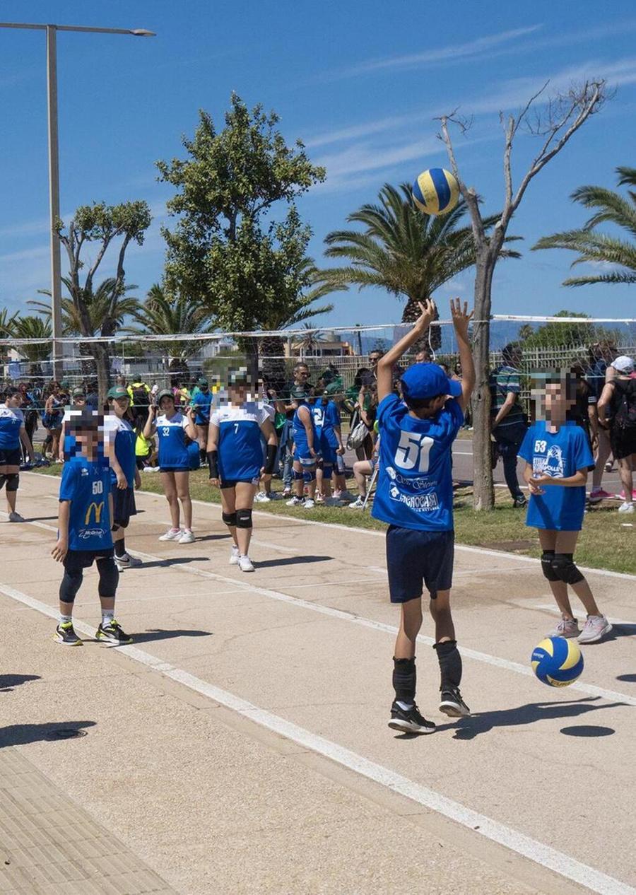 Il Poetto si prepara a ospitare la grande festa del volley