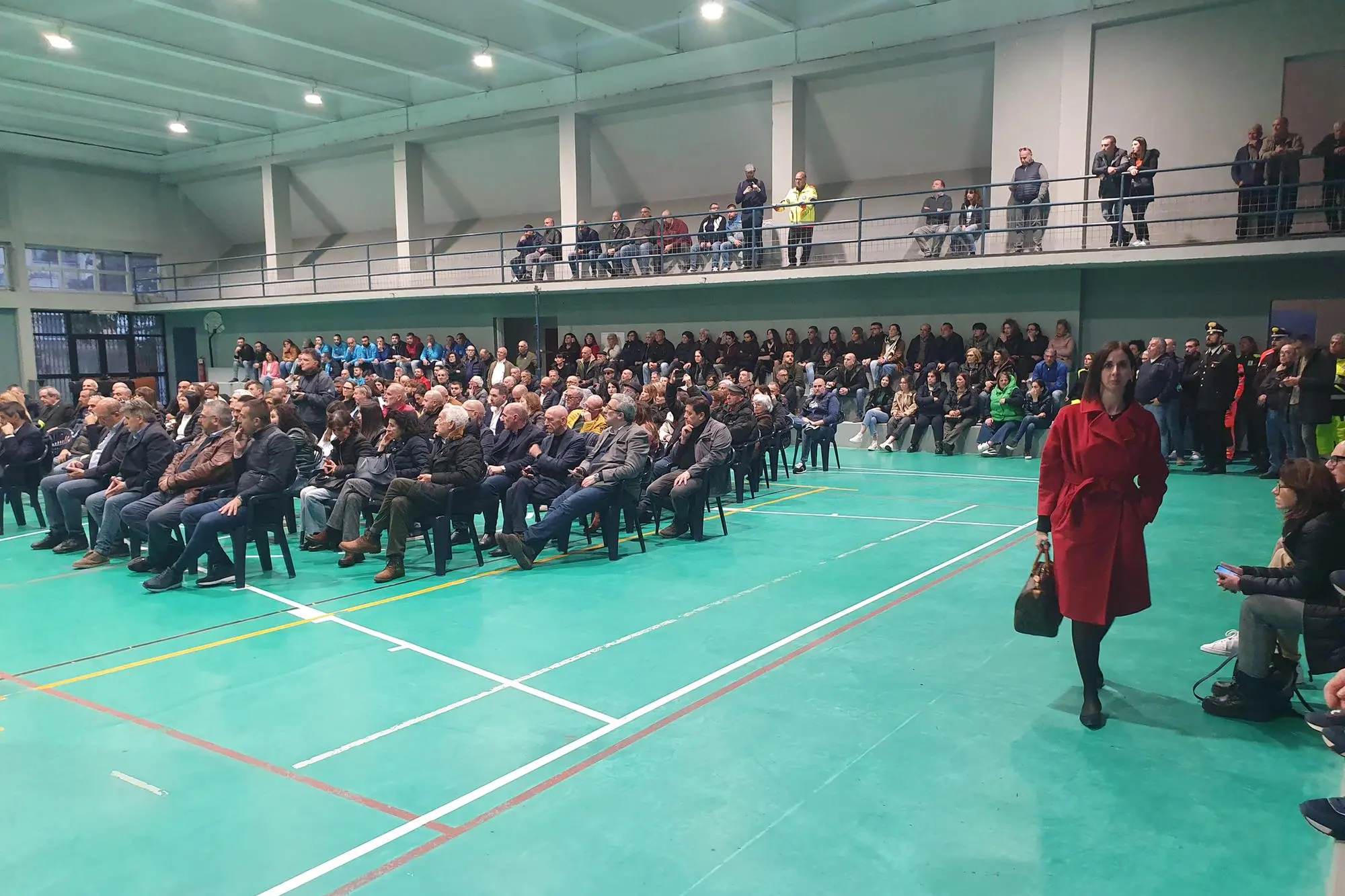 L'assemblea aperta (foto Oggianu)