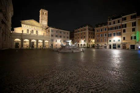 Le città vuote sono la norma, stupende da vedere ma infinitamente tristi