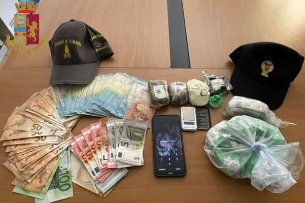 Cocaina e hashish in casa, due spacciatori in arresto a Cagliari (foto polizia di stato)