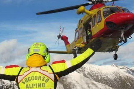 Aosta, scialpinista 18enne precipita in un crepaccio e muore
