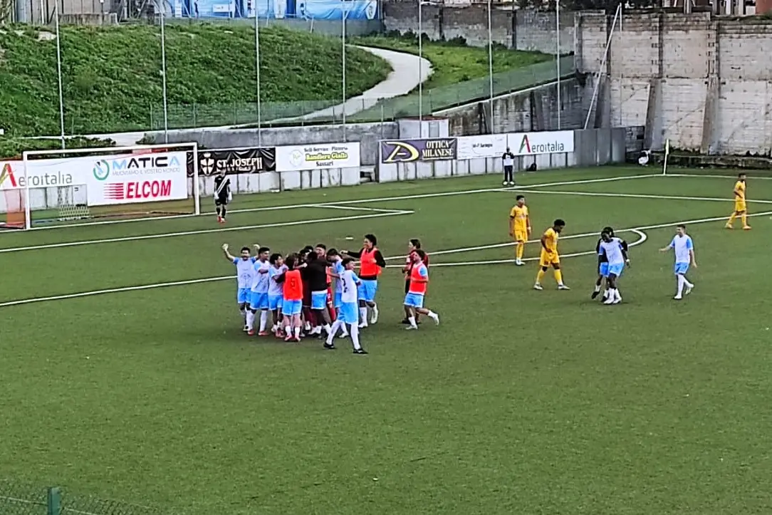 Il Latte Dolce festeggia il 3-1 (foto G. Marras)