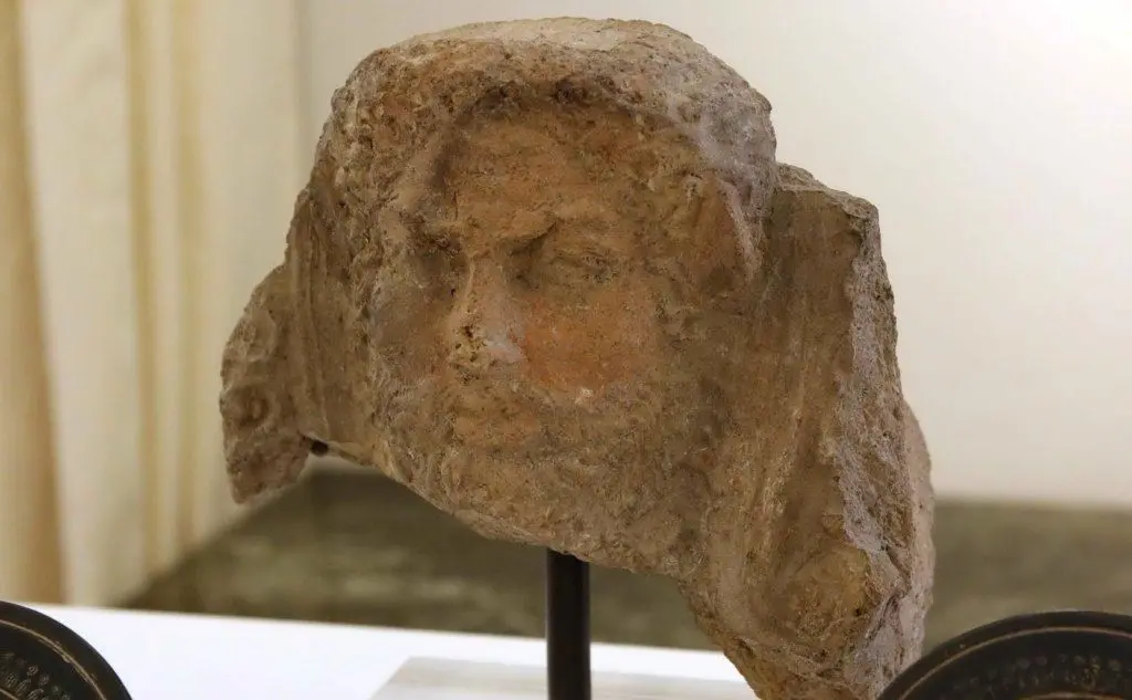 Antefissa etrusca in terracotta (Ansa)