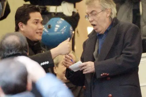 Il nuovo presidente dell'Inter Erick Thohir col predecessore Massimo Moratti