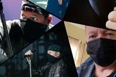 Il collage di foto postato da Vasco con la mascherina (foto da Facebook)