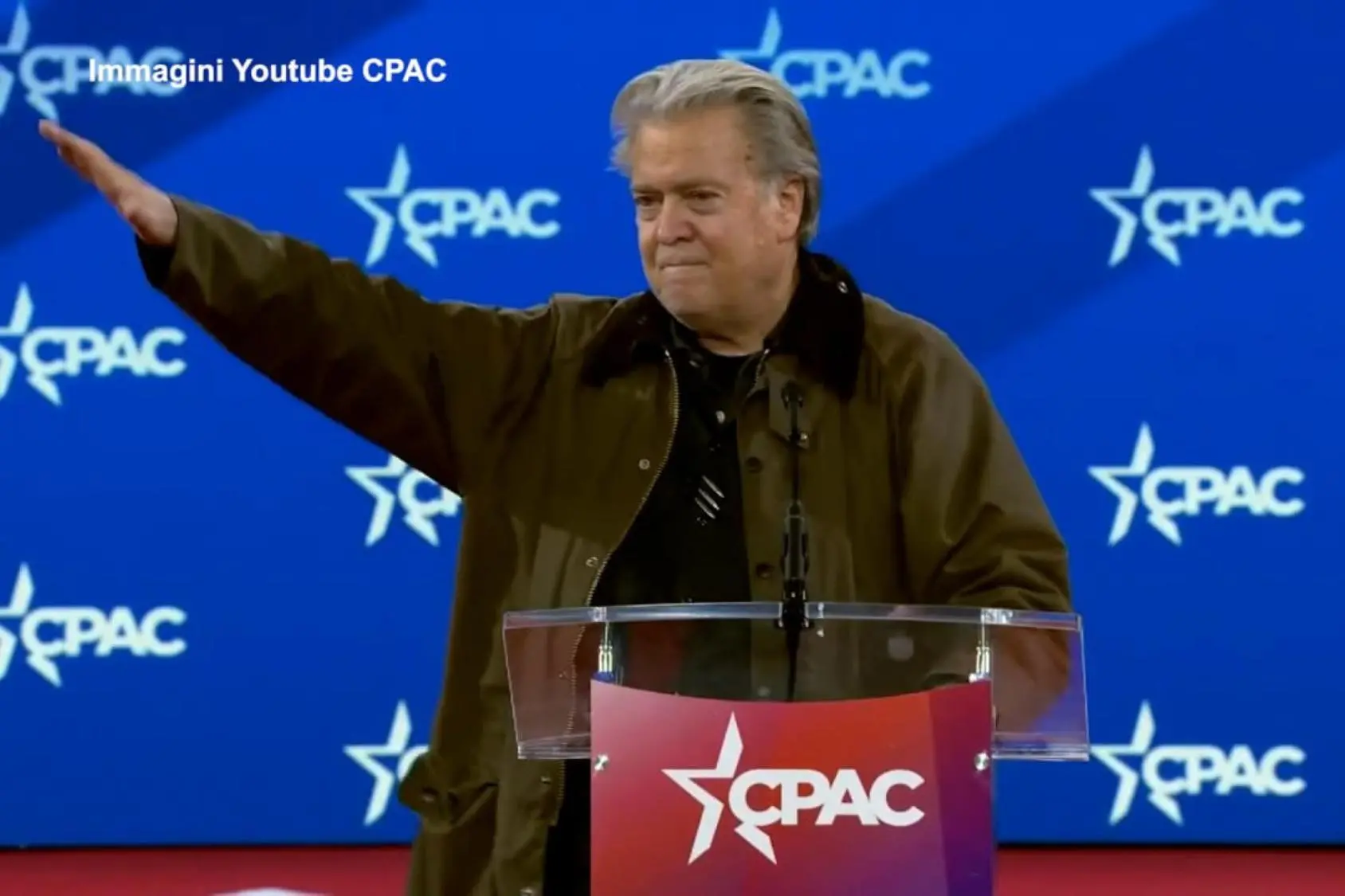 Il gesto di Steve Bannon (Cpac)