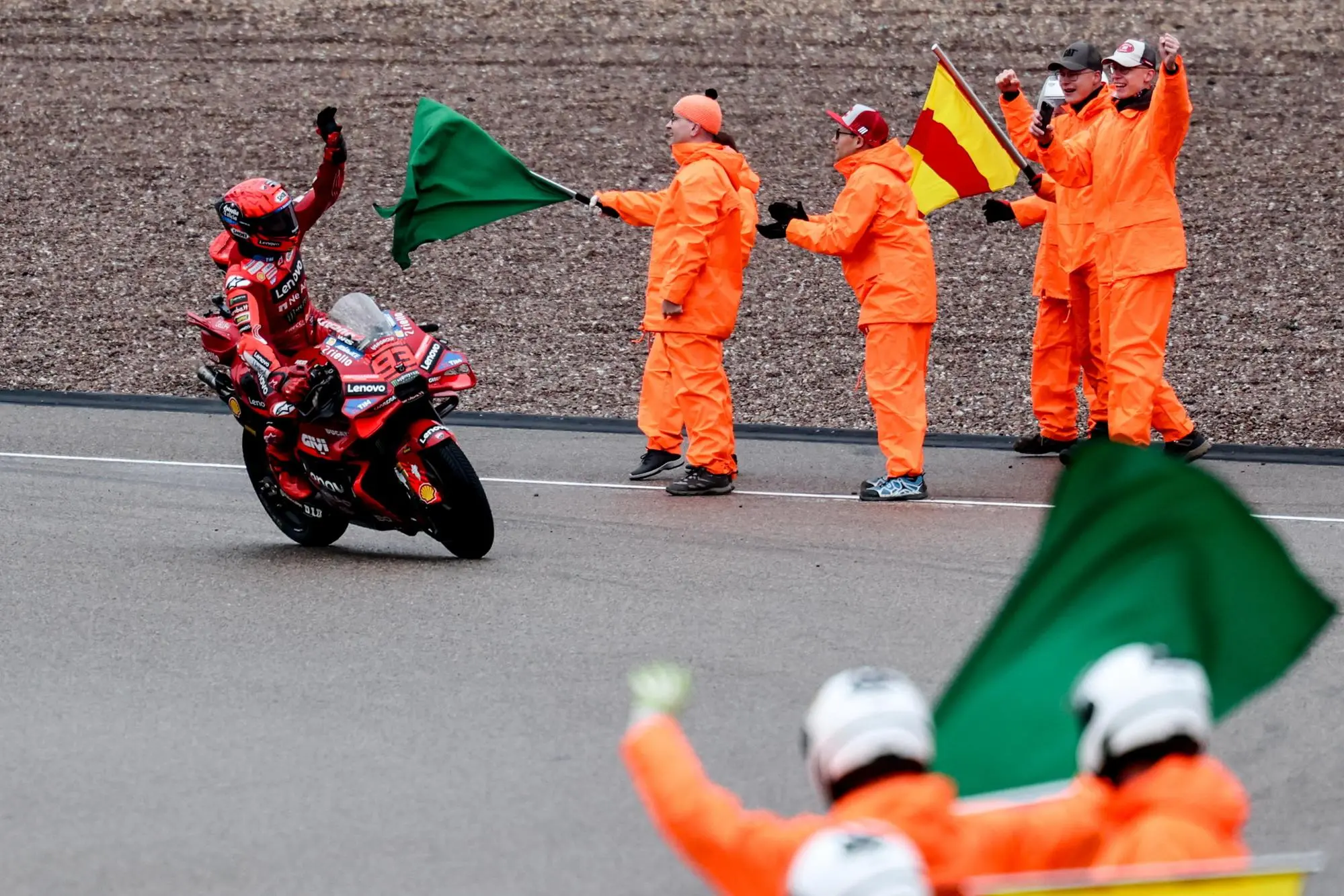epaselect epa12233956 Ducati Lenovo Team rider Marc Marquez of Spain celebrates winning the Sprint race of the motorcycling Grand Prix of Germany at the Sachsenring racing circuit in Hohenstein-Ernstthal, Germany, 12 July 2025. The Motorcycling Grand Prix of Germany takes place on 13 July. EPA/Filip Singer