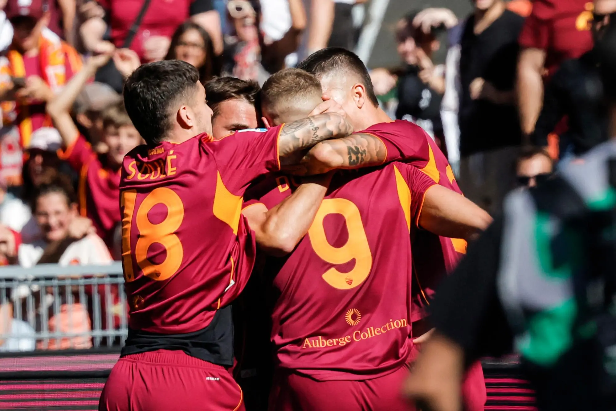 Roma’s players celebrates after scoring the 1 - 0 goal during the Italian Serie A soccer match between AS Roma vs Hellas Verona FC at the Olimpico stadium in Rome, Italy, 28 September 2025. ANSA/GIUSEPPE LAMI