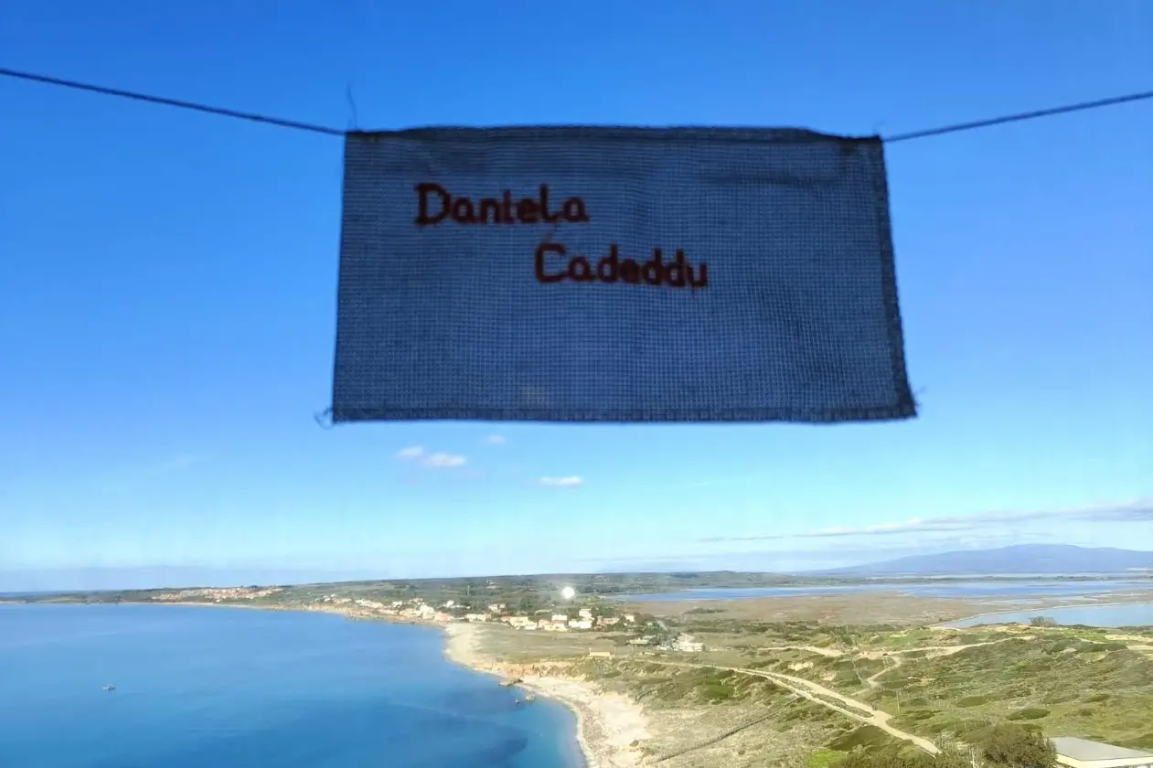 Il nastro sula torre di San Giovanni (Foto concessa)