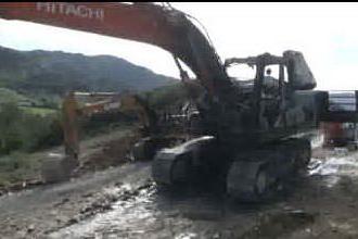 Tertenia, tre escavatori bruciati nel cantiere della nuova 125