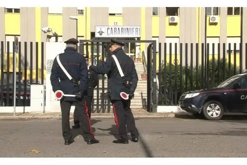 I carabinieri (foto L'Unione Sarda - Pinna)