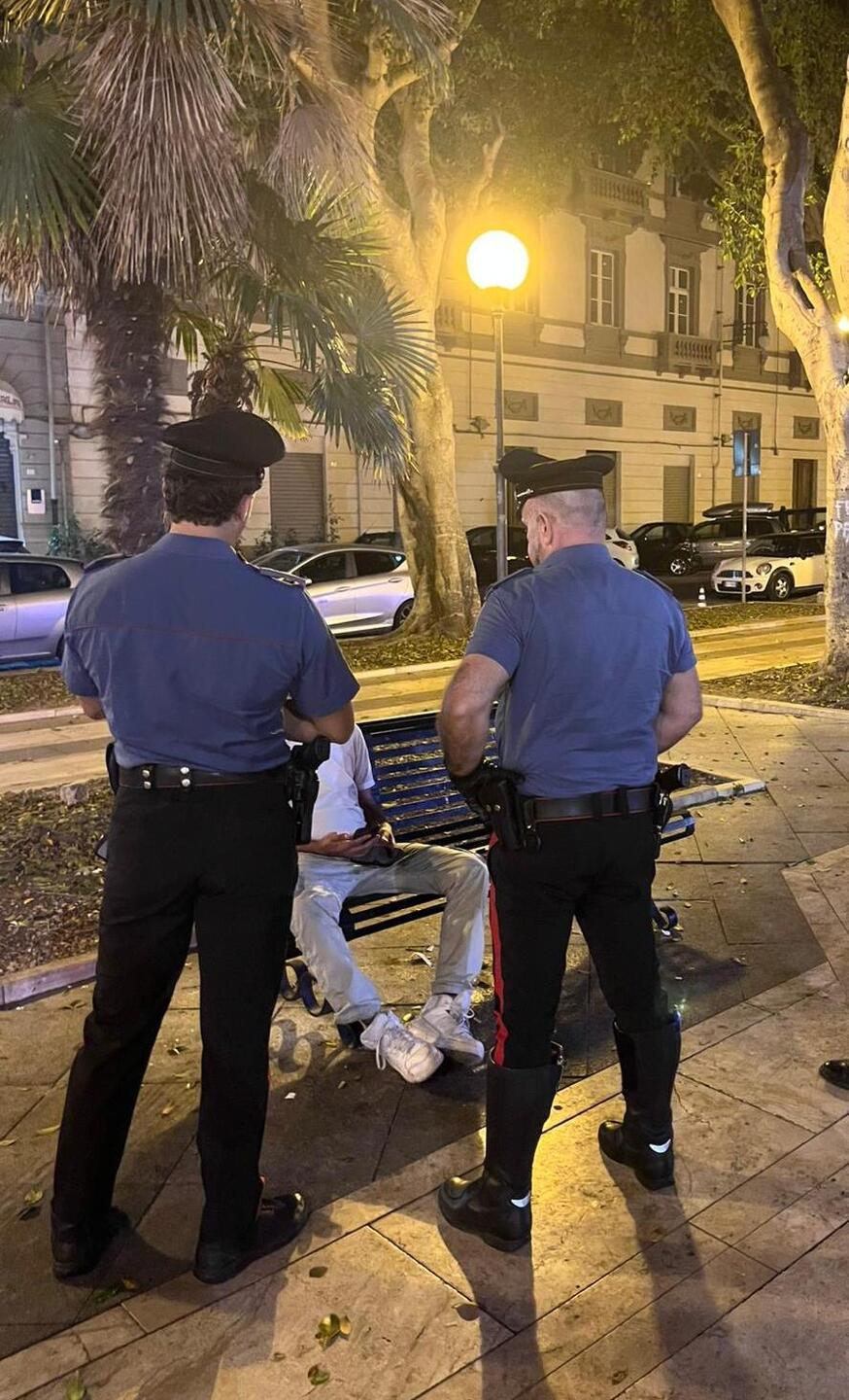 Piazza del Carmine tra paura e degrado «È così ogni giorno»