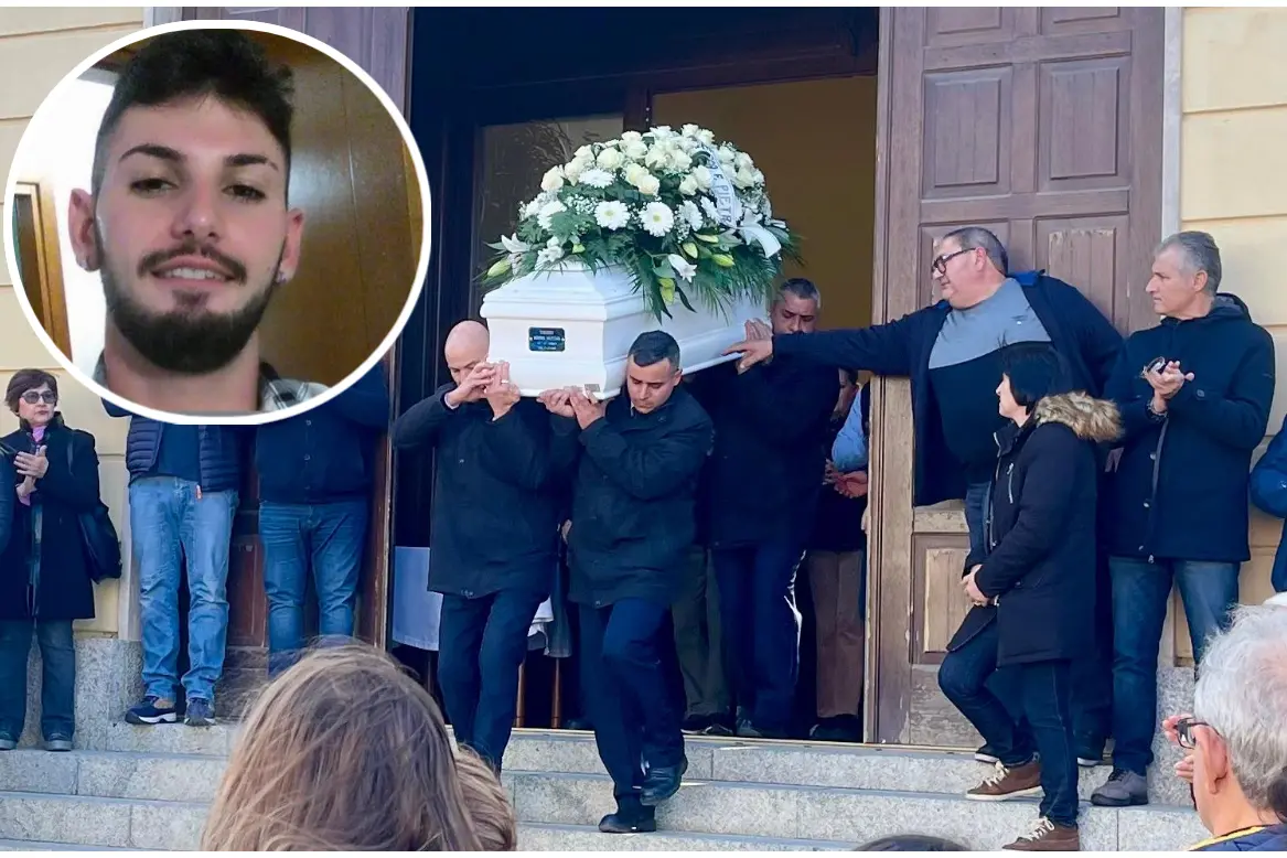 Il funerale di Alessio Cireddu (foto Agus)