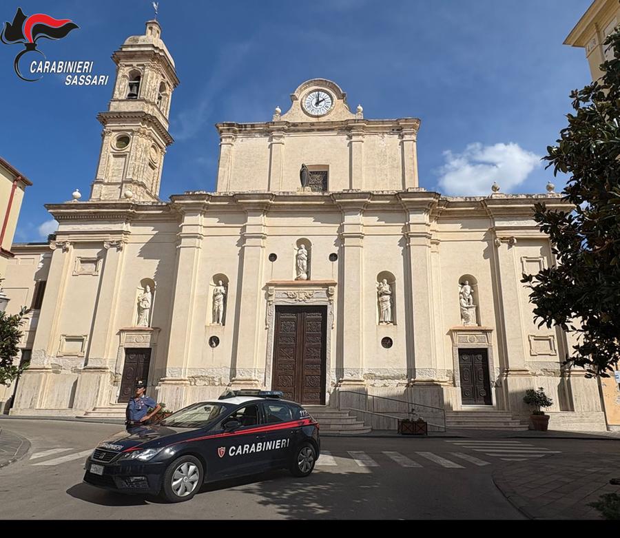 Sorso, è ai domiciliari ma ruba in un supermercato: arrestata e portata in carcere