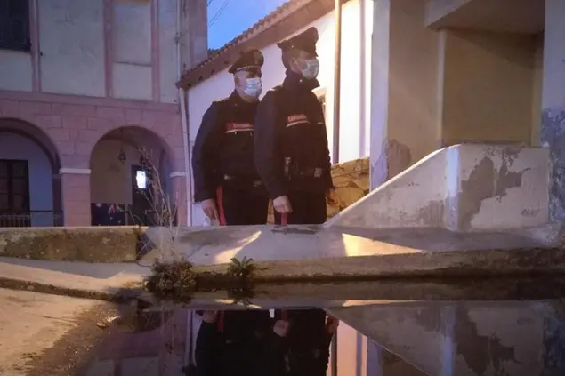 (foto carabinieri)